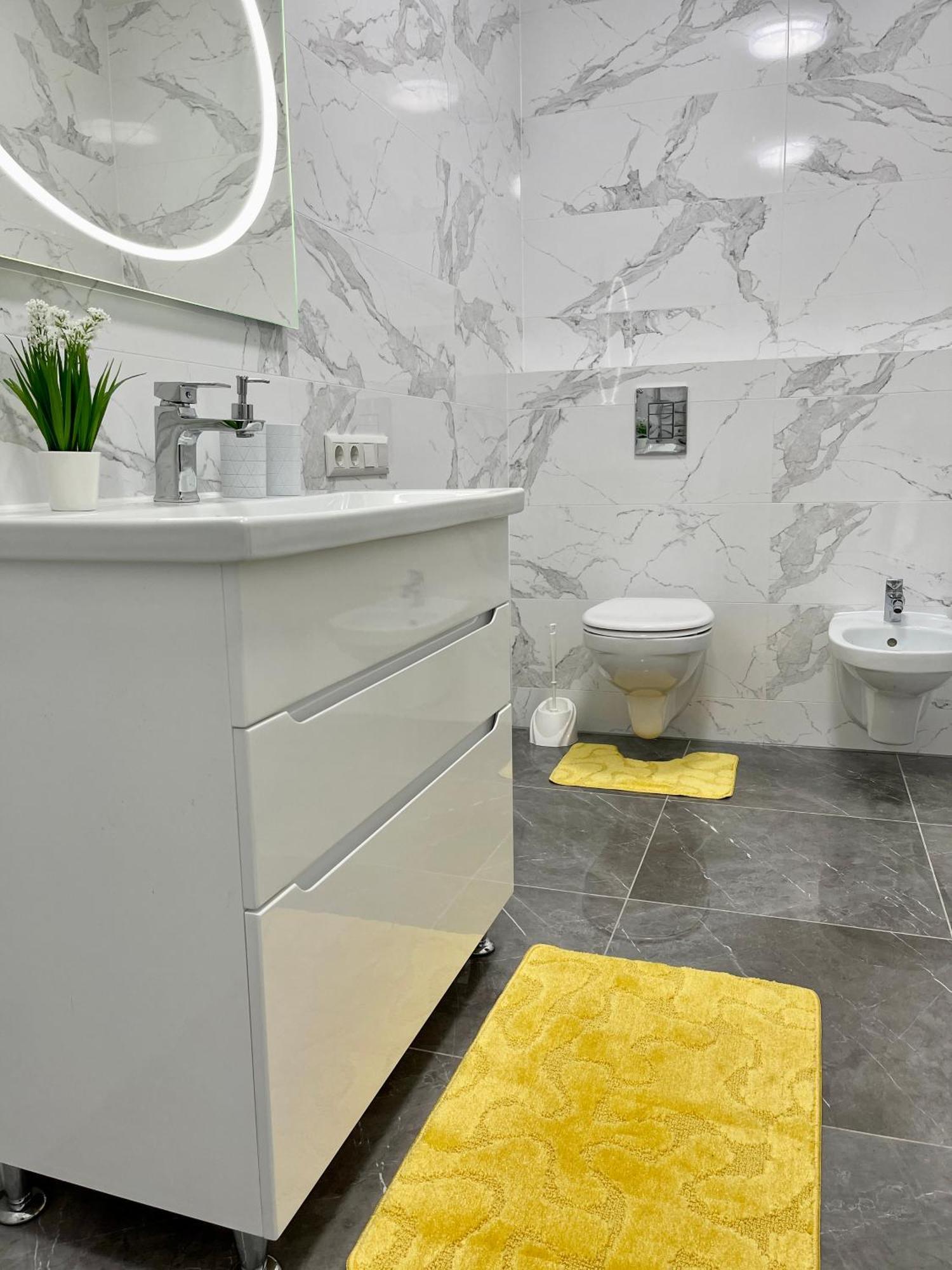 Sunny Home Apartments Апартаменти У Новобудові Поряд Медичний Центр Angelholm Дуже Чисто! Chernivtsi Εξωτερικό φωτογραφία