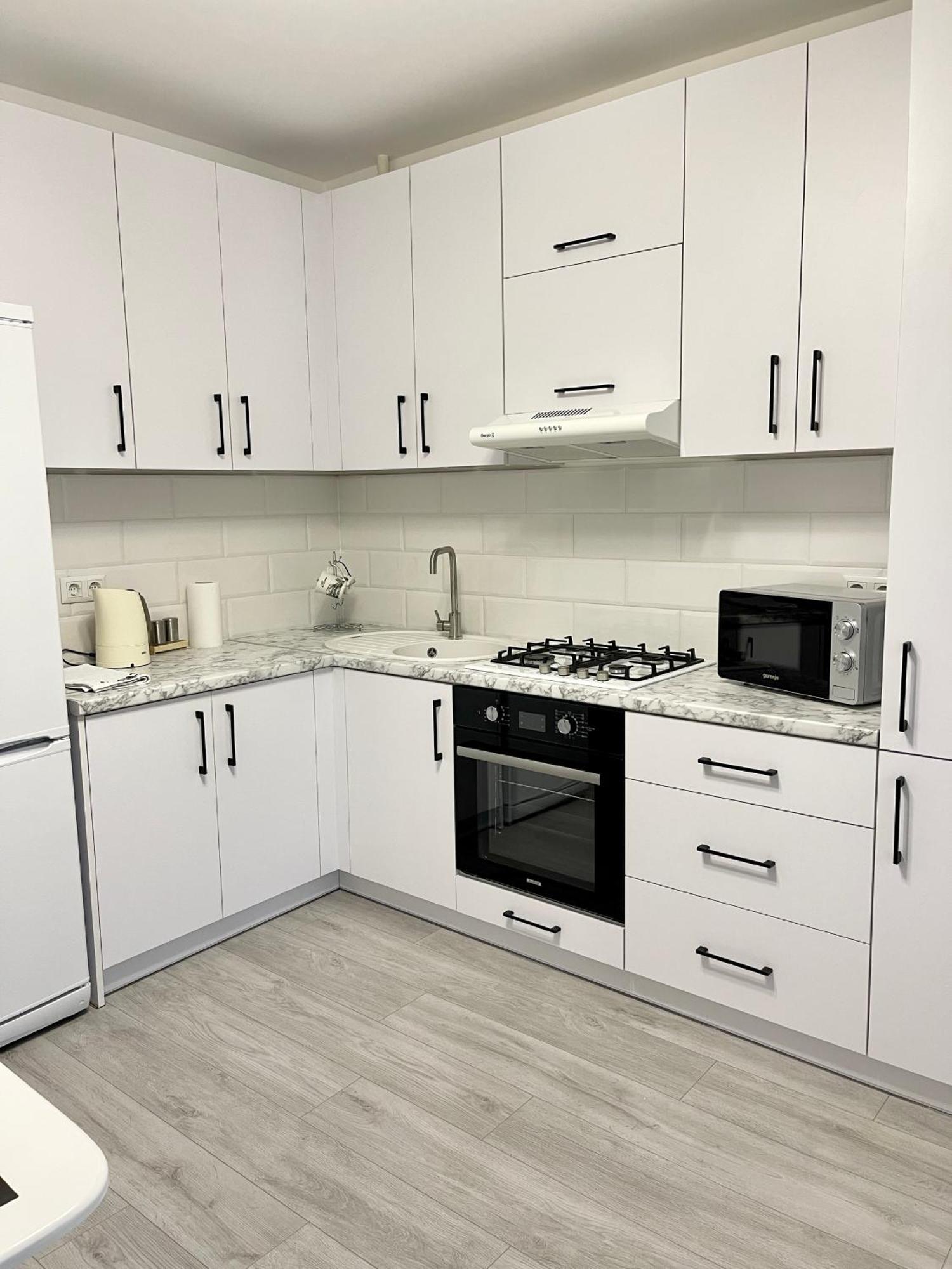 Sunny Home Apartments Апартаменти У Новобудові Поряд Медичний Центр Angelholm Дуже Чисто! Chernivtsi Εξωτερικό φωτογραφία